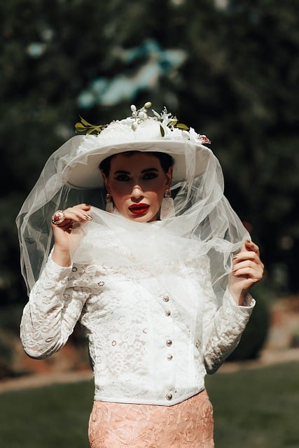 Hochzeitshut, Moderne Mode, Blumenkranz