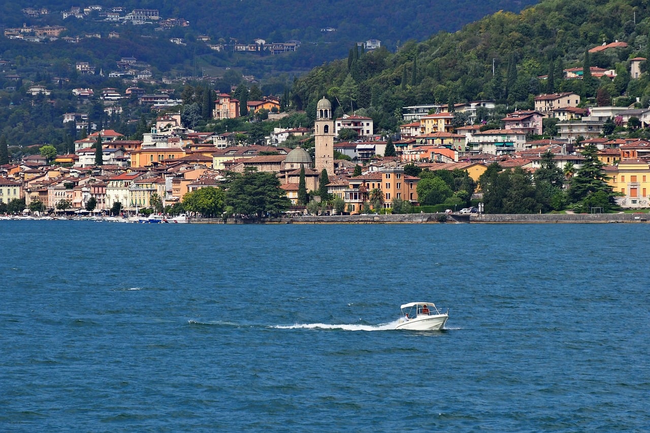 Lago Garda, Salò, Barco, Agua, Montanhas
