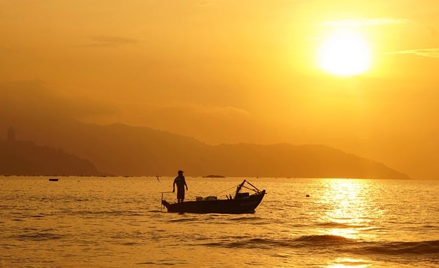 Free Sunrise Boat photo and picture