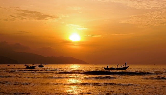 Free Sunrise Boat photo and picture