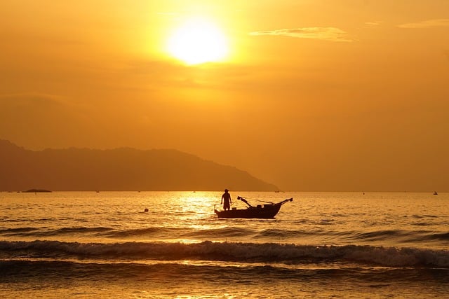 Free Sunrise Boat photo and picture