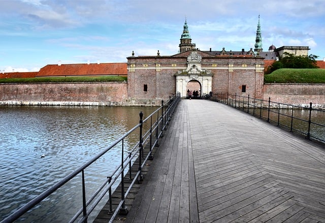 Free Castle Bridge photo and picture