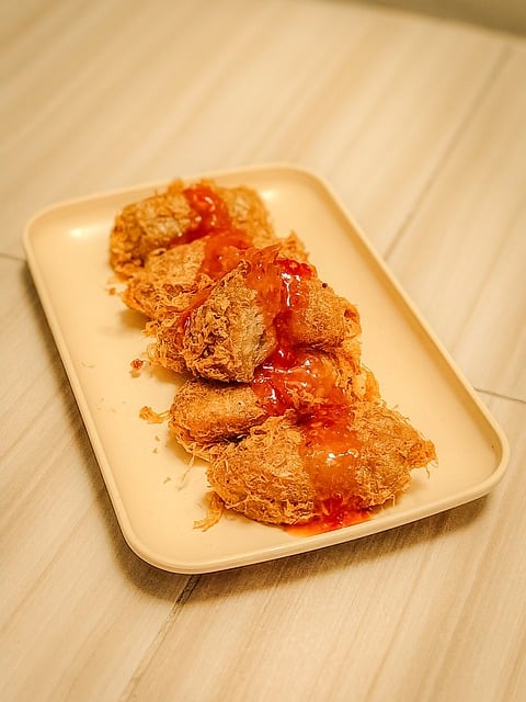 炸豆腐, 印尼菜, 辣酱, 街头食品, 甜点, 小吃, 酥脆的, 二, 盘子
