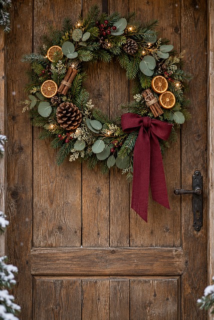Free Christmas Wreath Wooden Door photo and picture