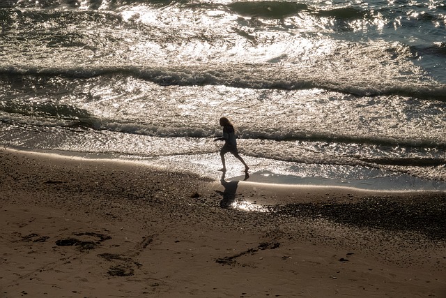 Free Runner Silhouette photo and picture