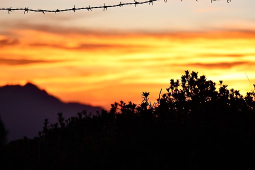 Sonnenuntergang, Berge, Scherenschnitt