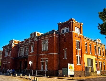历史建筑, 殖民地建筑, 红砖, 古典立面, 蓝天, 城市景观, 晴天
