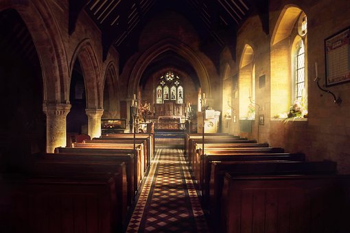 Kirke, Kirke Benk, Farget Glass, Alter