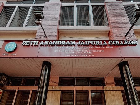 Free Building College photo and picture