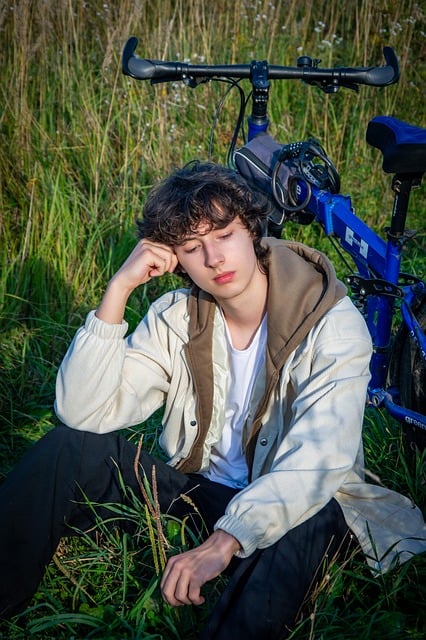 Man, Jong, Fiets, Natuur, Gras, Zittend