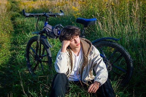 Jonge Man, Fietsen, Platteland, Fiets
