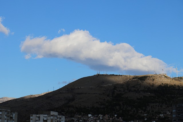 Himmel, Wolke, Berge, Stadtlandschaft