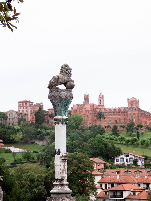 Estátua De Leão, Monumento