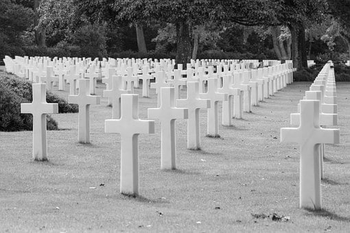 Militaire Begraafplaats, Graven
