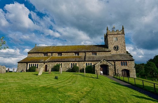 Kirke, Klokketårn, Middelalderlig