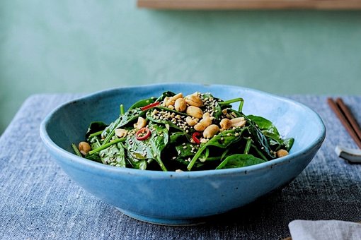 Kinesisk Spinatsalat, Peanøtter, Spinat
