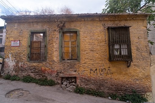 Staré Město, Architektura, Chudoba