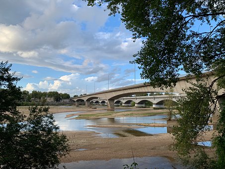 Beton, Pod, Albie De Râu, Uscat, Loire