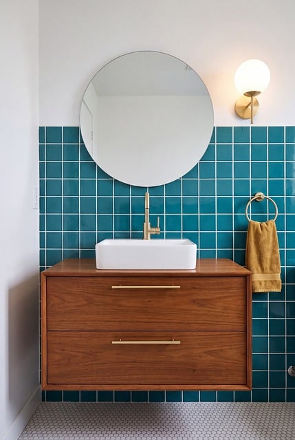 Badezimmer, Waschbecken, Spiegel