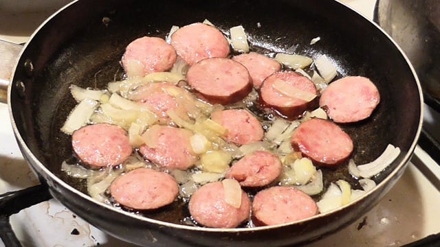 sausage, dish, fried, food, dinner, eat, sausages, meat, cooking, kitchen, taste, preparation, tasty, cook, meal, nutrition, closeup, lunch, dinnerware